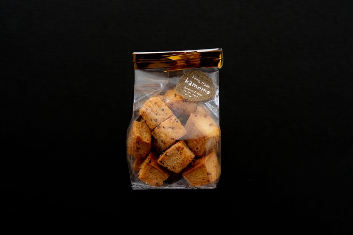 かもめで製造しているチョコレート入りのラスク